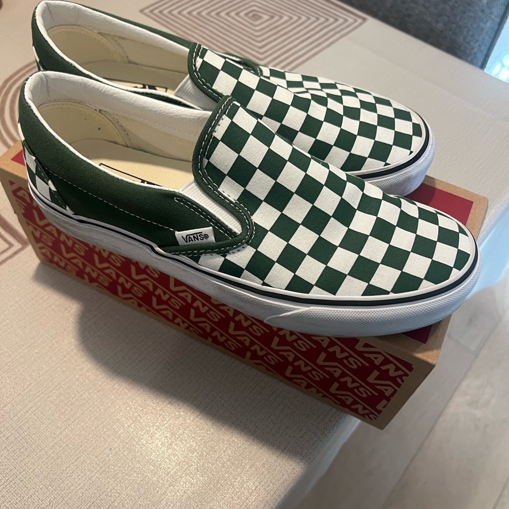 Vans green checkered size 9